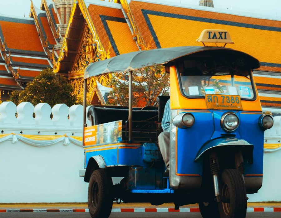 Xe tuk-tuk là phương tiện di chuyển phổ biến tại Thái Lan