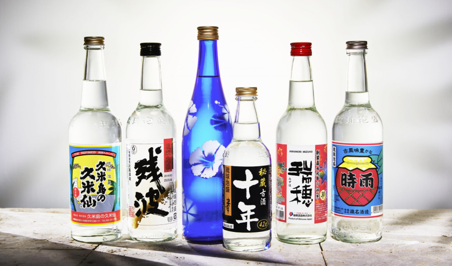 Awamori - Rượu truyền thống của Okinawa, là một phần không thể thiếu trong văn hóa và đời sống của người dân địa phương