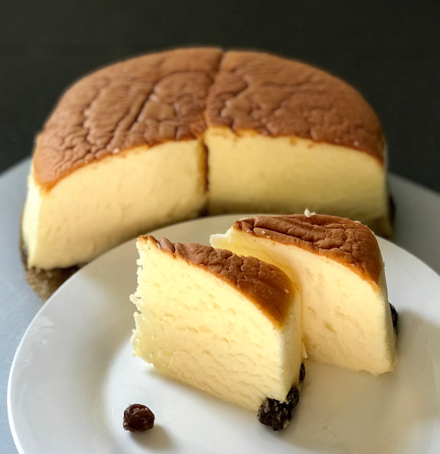 Du lịch Osaka, bạn sẽ không thể bỏ qua món Rikuro Ojisan Cheesecake nổi tiếng