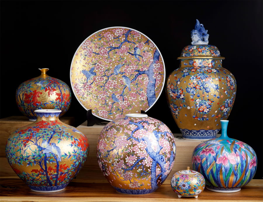 Đồ gốm sứ Nhật Bản là món quà lưu niệm Osaka vô cùng tinh tế và ý nghĩa dành cho người lớn tuổi