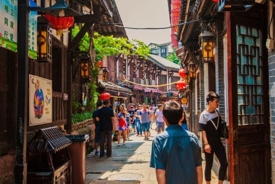 Ngồi nhâm nhi tách trà, lắng nghe âm hưởng phố cổ Trùng Khánh ngàn năm