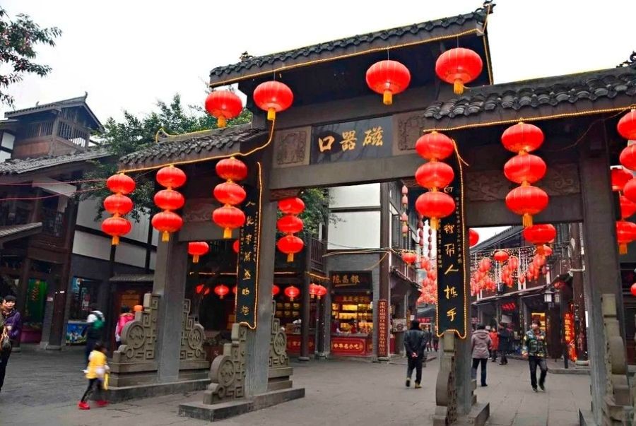 Cổng vòm Huangjueping - cổng đá cổ dẫn vào phố cổ là chứng nhân bao bước chân lịch sử