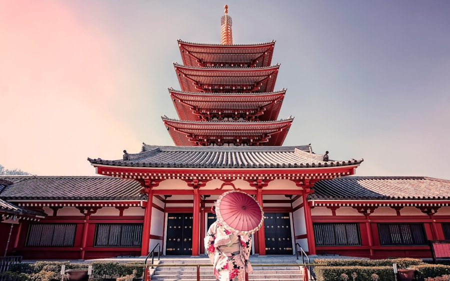 Du lịch Tokyo còn là hành trình để bạn tìm về những nơi mang đậm dấu ấn lịch sử và tôn giáo khác