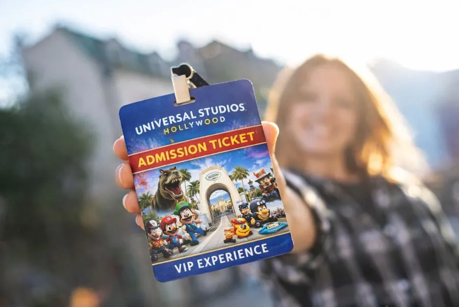 Vé vui chơi và tham quan tại Universal Studios có mức giá khá cao so với các địa điểm khác