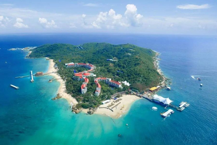 Đảo Khổ Đầu (Wuzhizhou Island) là một trong những hòn đảo nổi tiếng nhất tại Hải Nam với những rặng san hô rộng lớn