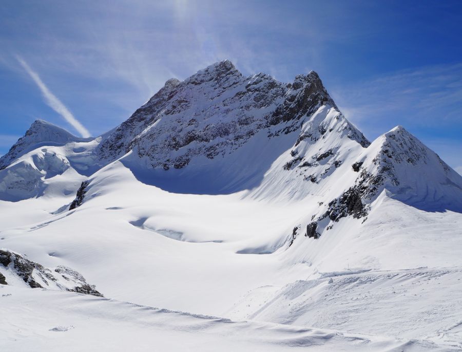 Jungfraujoch được mệnh danh là "nóc nhà châu Âu" với độ cao 3.454 mét