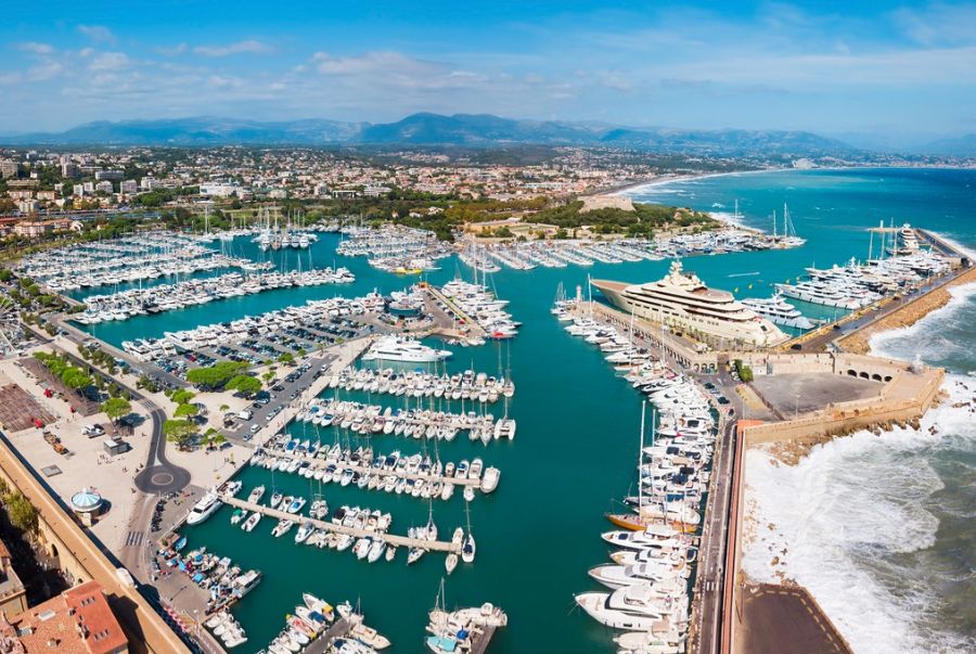 Toàn cảnh sự xa hoa của bến cảng Hercule