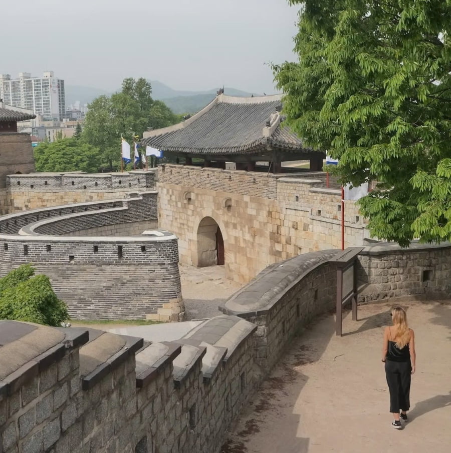 Làng gốm Icheon là một trong những nơi giữ gìn và phát triển nghệ thuật làm gốm truyền thống của Hàn Quốc