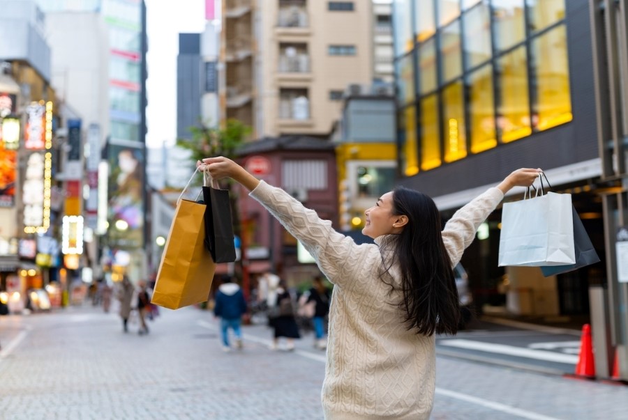 Shibuya Scramble Square sở hữu các thương hiệu thời trang hiện đại và khu mua sắm cao tầng