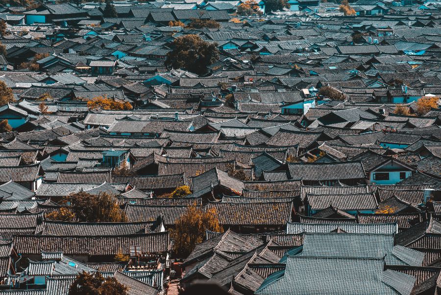 Toàn cảnh những mái nhà được thiết kế theo phong cách cổ xưa tại thành cổ Lệ Giang