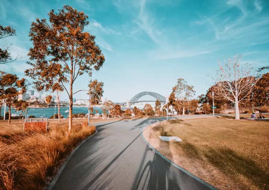 Khu phố cổ The Rocks mùa thu vô cùng đẹp, tựa như một bức tranh sơn dầu với những gam màu ấm áp