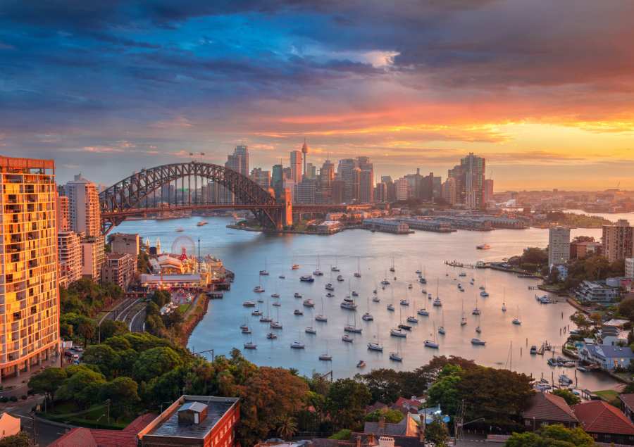 Khung cảnh hoàng hôn rực rỡ tại The Rocks vào mùa thu