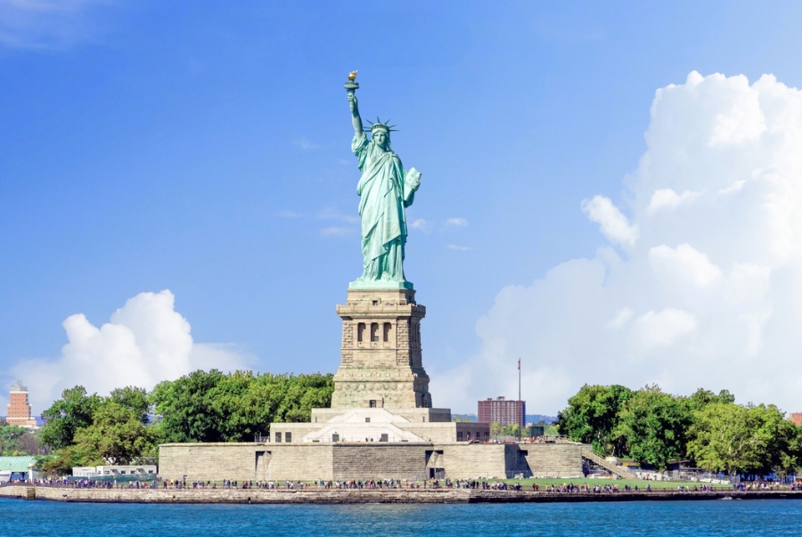 Biểu tượng bất diệt Tượng Nữ thần Tự Do chào đón hàng triệu du khách ghé thăm New York