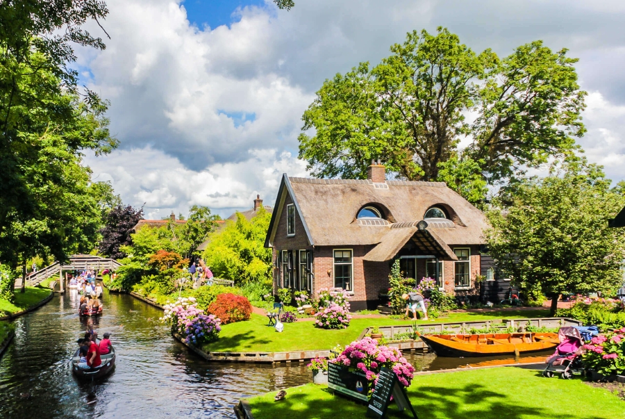 Làng cổ tích Giethoorn