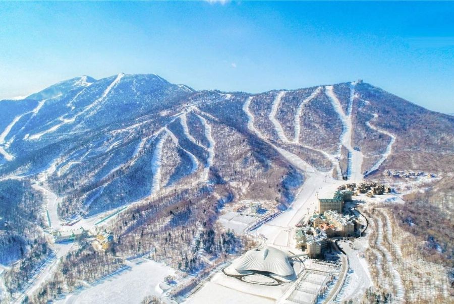 Yabuli Ski Resort là một trong những khu trượt tuyết lớn nhất nằm tại Hắc Long Giang
