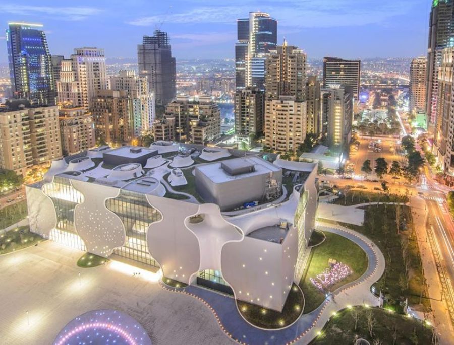 Nhà hát Quốc gia Đài Trung trở nên lung linh mỗi khi thành phố lên đèn