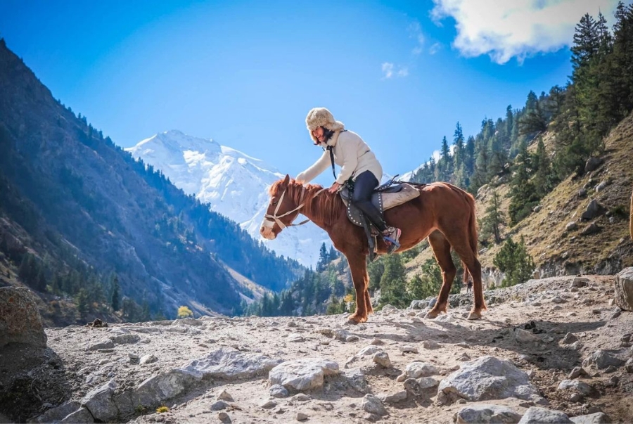 Hành trình cưỡi ngựa băng qua núi non trùng điệp của Altai