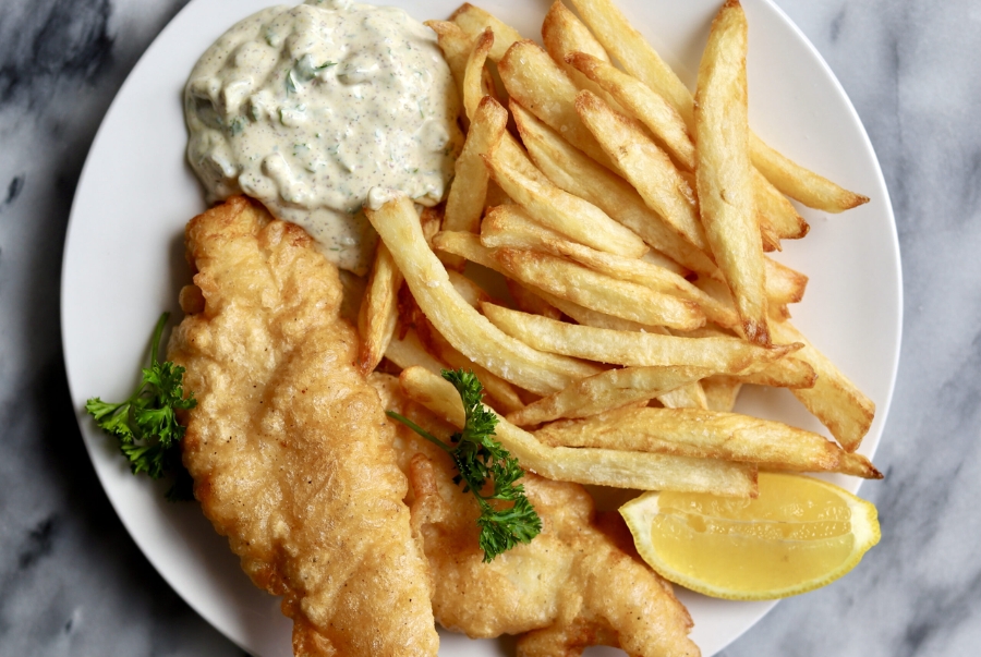 Fish and Chips giòn rụm khoai tây vàng ươm là món ăn quen thuộc ở Melbourne