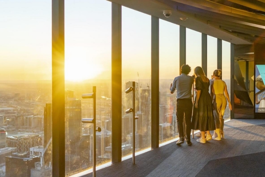 Melbourne Skydeck mang đến tầm nhìn ngoạn mục toàn cảnh thành phố và vịnh Port Phillip