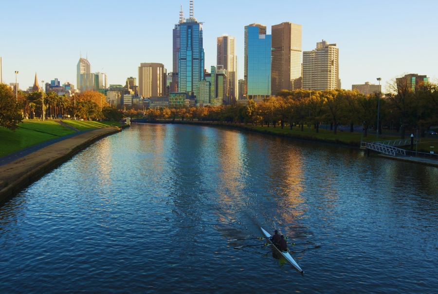 Sông Yarra uốn lượn giữa lòng Melbourne mang đến khung cảnh vừa hiện đại vừa yên ả