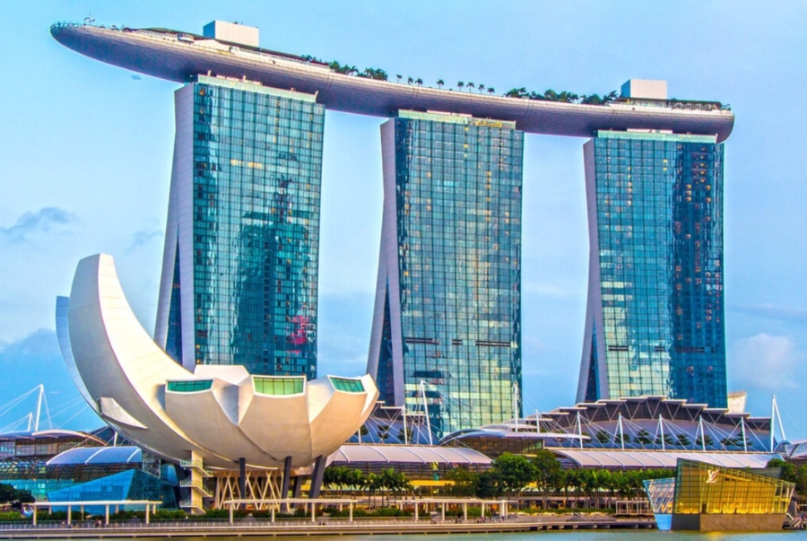 Marina Bay Sands là một khu phức hợp giải trí và nghỉ dưỡng nổi tiếng bậc nhất Singapore