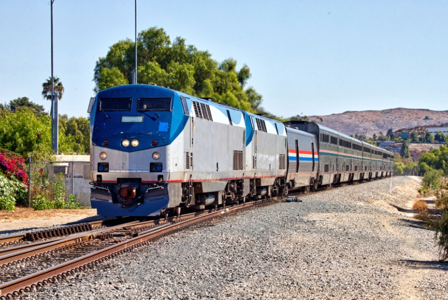 Du khách yêu thích ngắm cảnh thường chọn tàu Amtrak khi khám phá bờ Đông Mỹ