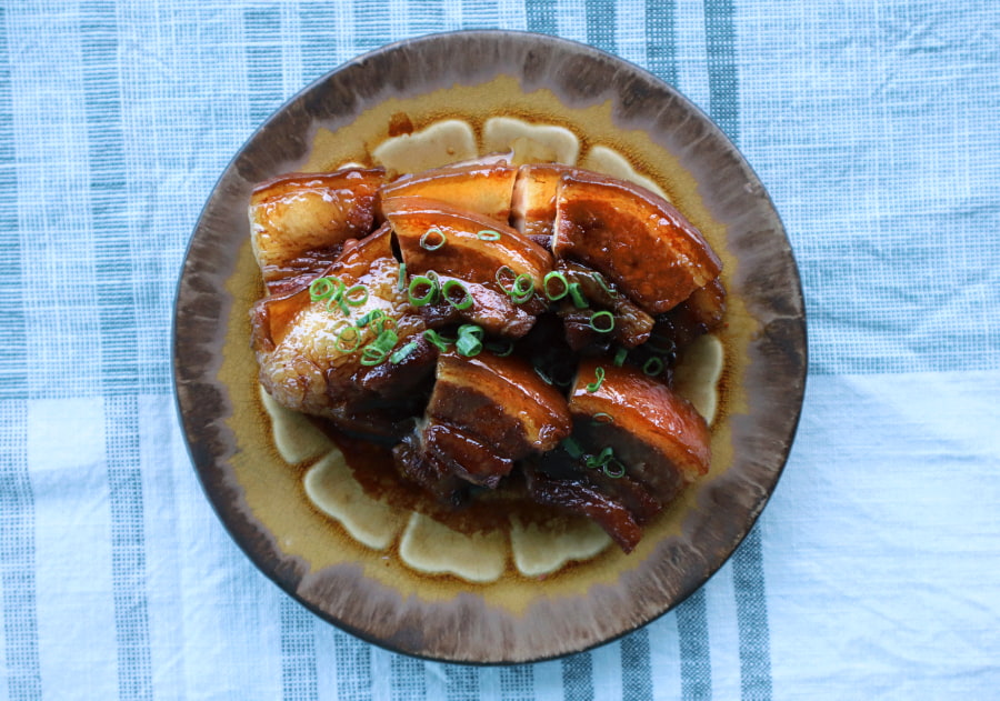 Rafute là món thịt ba chỉ kho truyền thống của Okinawa, được chế biến rất công phu