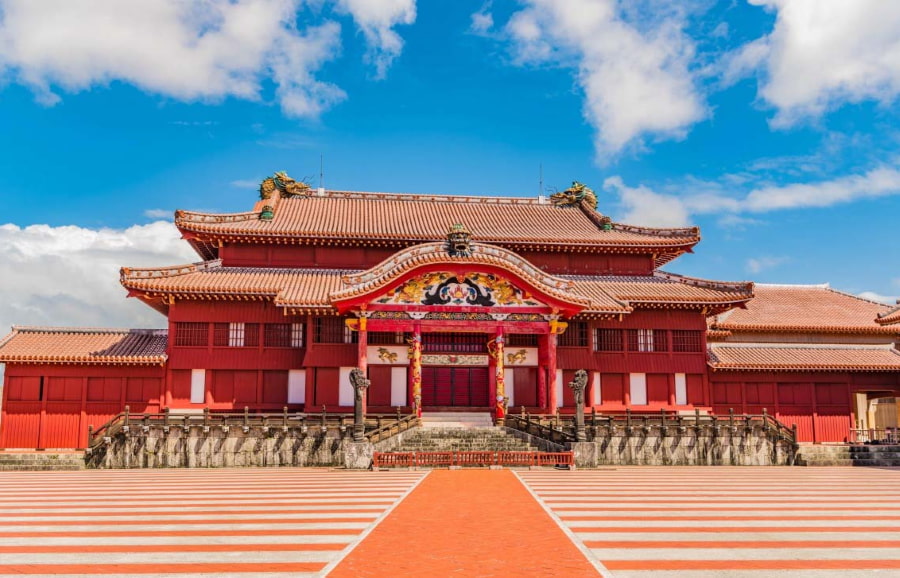 Lâu đài Shuri mang đến một cái nhìn sâu sắc về lịch sử và văn hóa bản địa