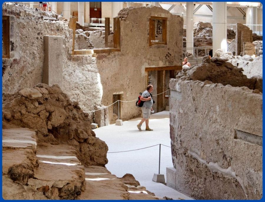 Akrotiri là thành phố cổ đại từng phát triển thịnh vượng dưới thời văn minh Minoan