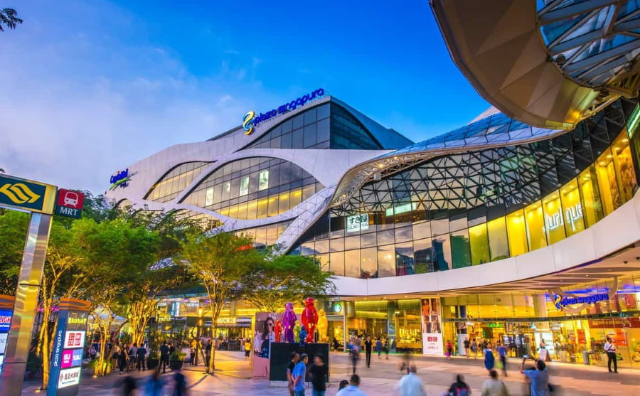 Nếu bạn là tín đồ của các thương hiệu cao cấp và quốc tế, Orchard Road chính là thiên đường dành cho bạn