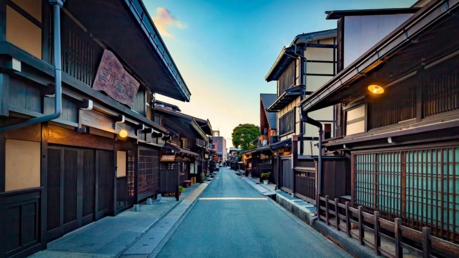 Takayama níu chân du khách bởi vẻ đẹp cổ kính và trầm mặc