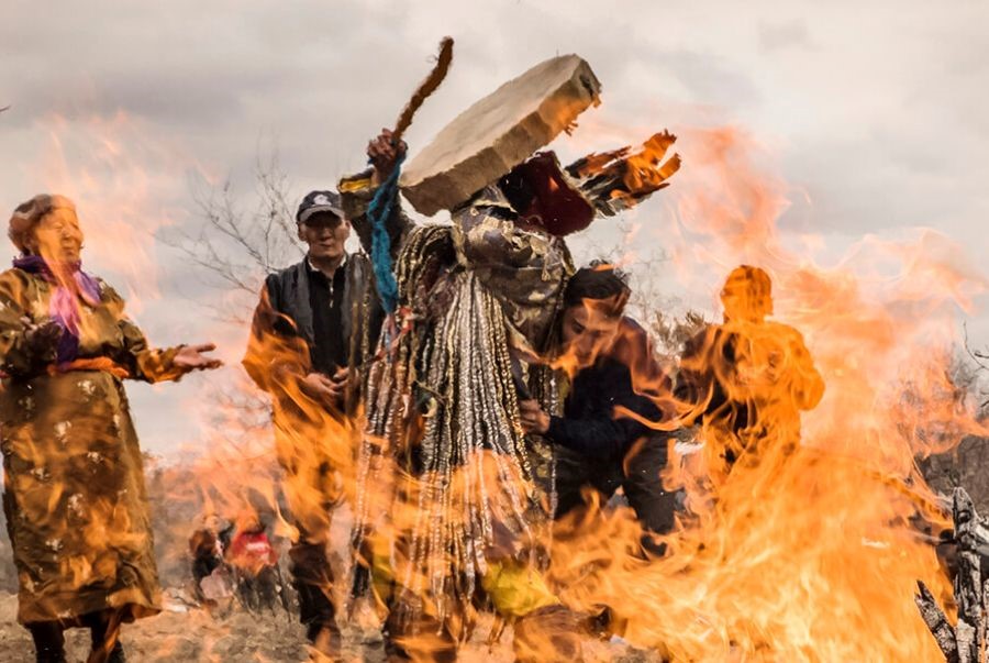 Lễ hội Lửa là một nghi lễ linh thiêng của người Mông Cổ