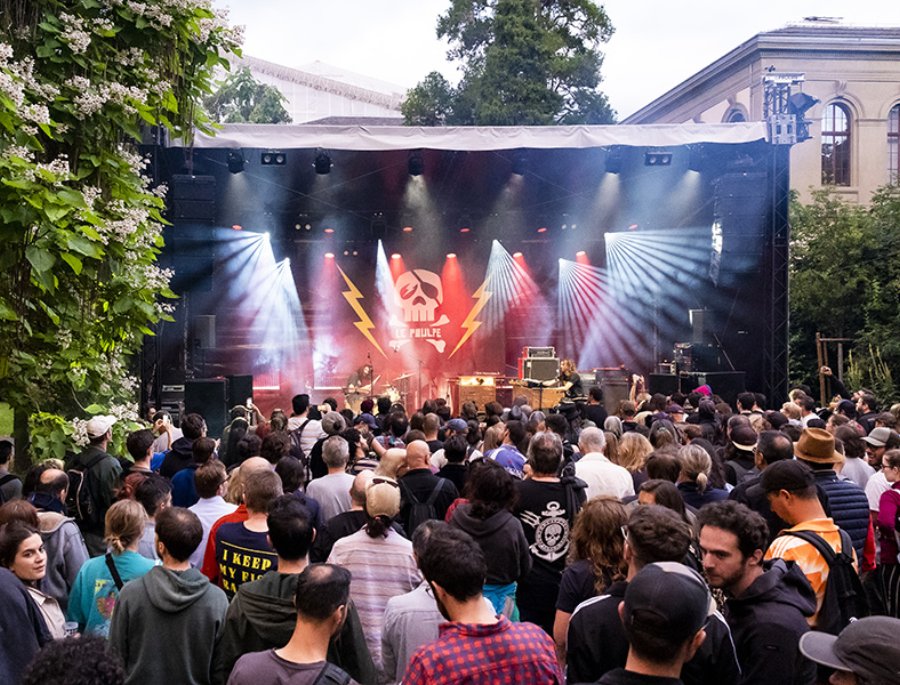 Lễ hội âm nhạc Fête de la Musique là một sự kiện văn hóa lớn khởi nguồn từ Pháp và hiện đã lan tỏa khắp thế giới.