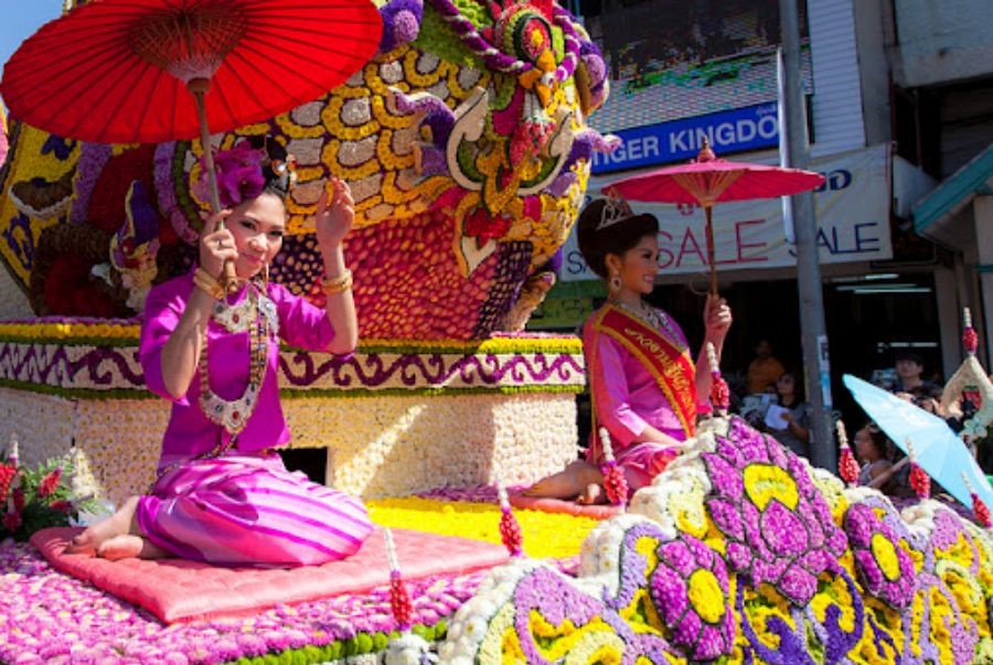 Cuộc diễu hành xe hoa ấn tượng tại lễ hội hoa Chiang Mai