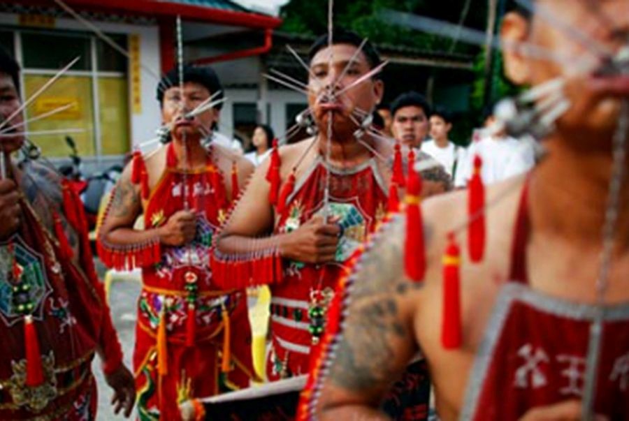 Lễ hội ăn chay rùng rợn tại Phuket, Thái Lan