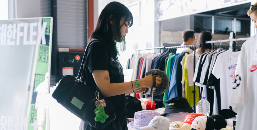 Nếu bạn là tín đồ của những món đồ độc đáo với giá cực phải chăng, chợ trời và các khu outlet là những điểm đến không thể bỏ qua