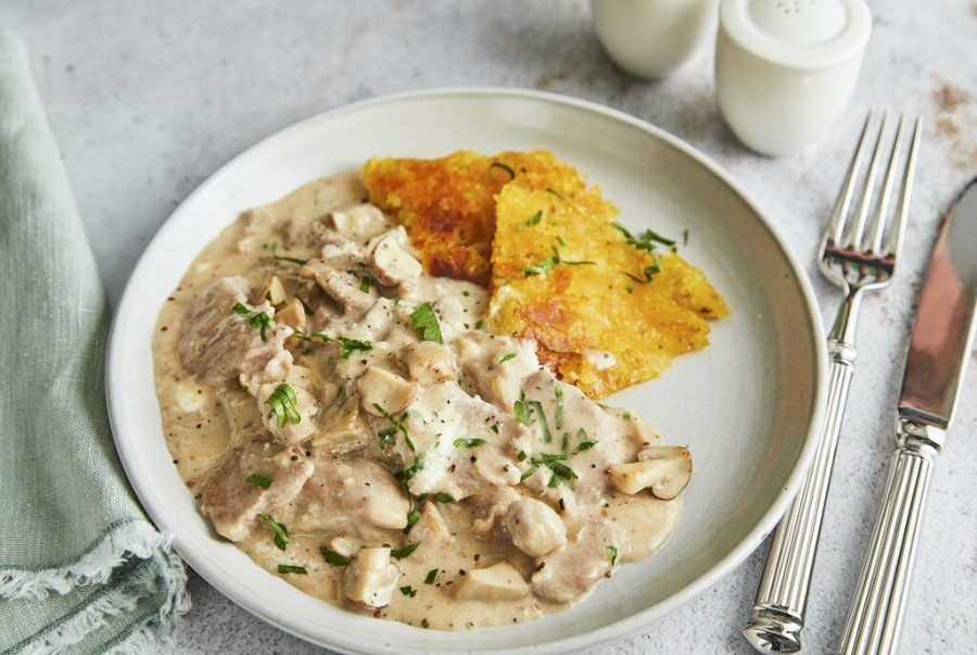 Zürcher Geschnetzeltes thịt bê sốt kem đặc sản nổi tiếng Zurich