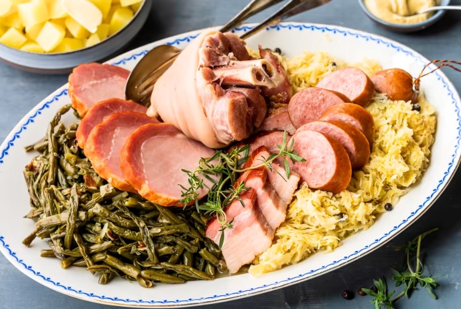 Berner Platte đĩa thịt truyền thống mang tinh thần ẩm thực Bern