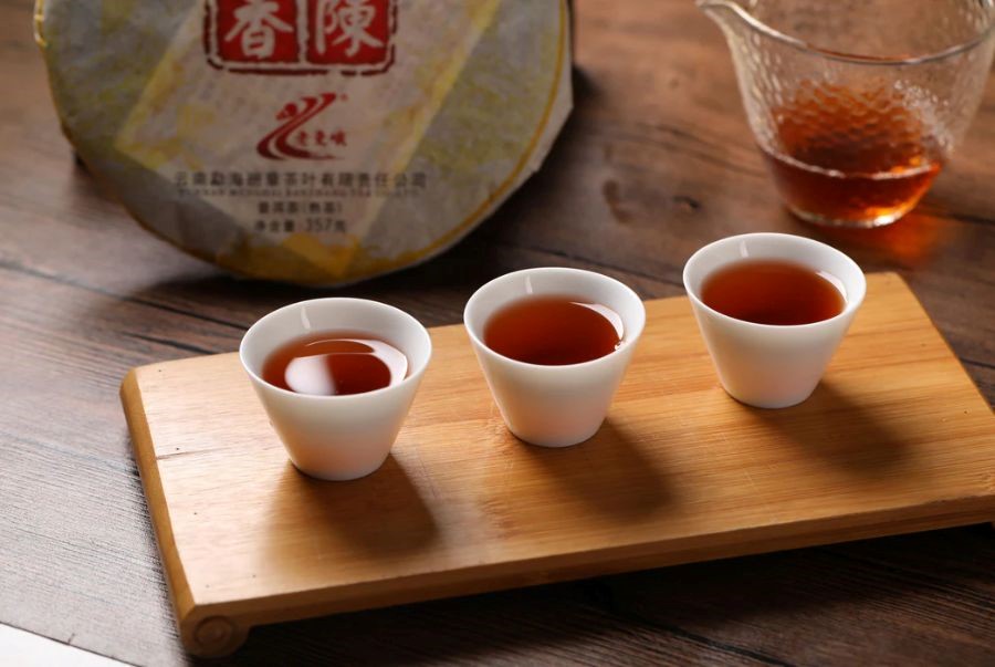 Trà xanh và trà hoa là một món quà tinh tế và đầy ý nghĩa dành tặng người thân