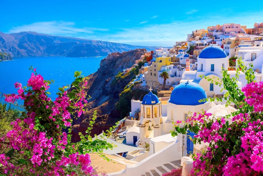 Mùa hè Châu Âu thường kéo dài từ tháng 6 đến tháng 8 với khung cảnh rạng rỡ