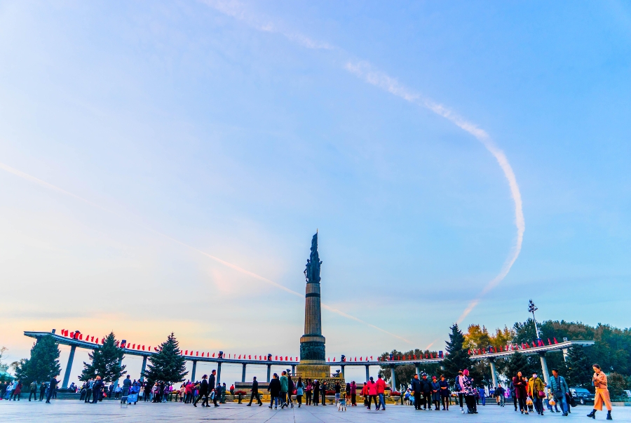 Tháp Tưởng niệm Phòng chống lũ là công trình nhằm tưởng nhớ chiến thắng của người dân trong trận lũ lịch sử