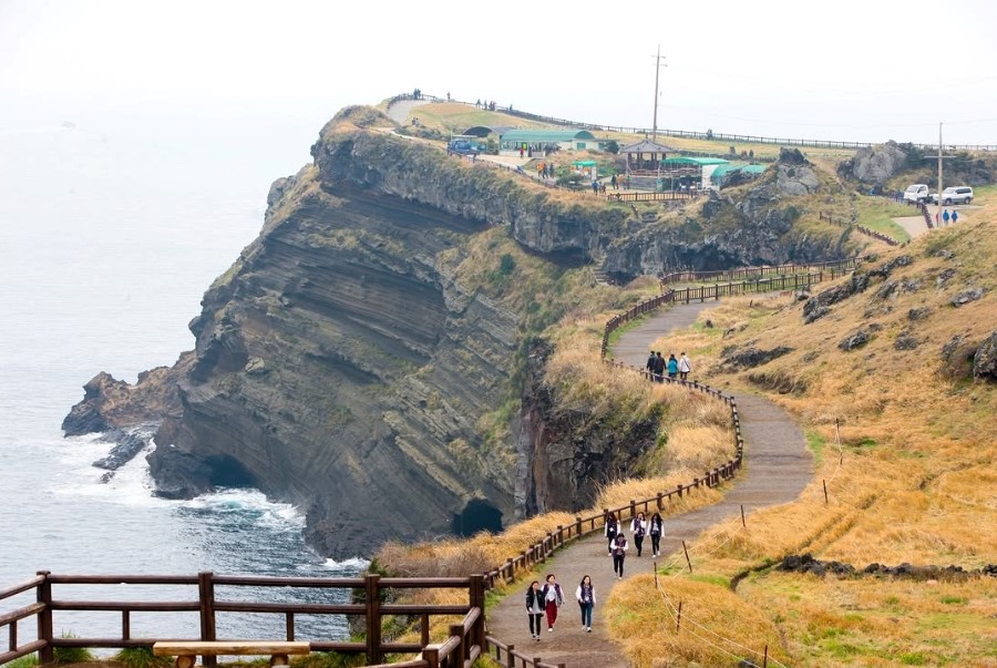 Con đường Olle Jeju đi bộ nổi tiếng vòng quanh đảo Jeju