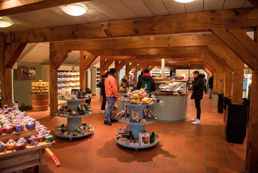 Trang trại phô mai luôn là điểm tham quan mà bạn không nên bỏ qua