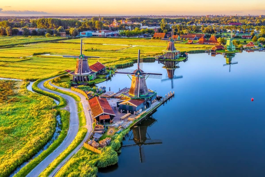 Zaanse Schans nổi bật với kiến trúc truyền thống của vùng nông thôn Bắc Hà Lan
