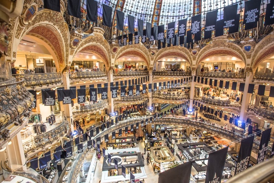 Galeries Lafayette được thiết kế theo phong cách cổ điển sang trọng