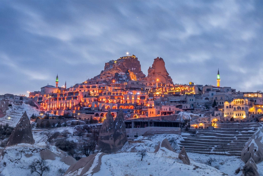Lâu đài Uchisar được xây dựng từ khối đá lớn và nằm ở vị trí cao nhất Cappadocia