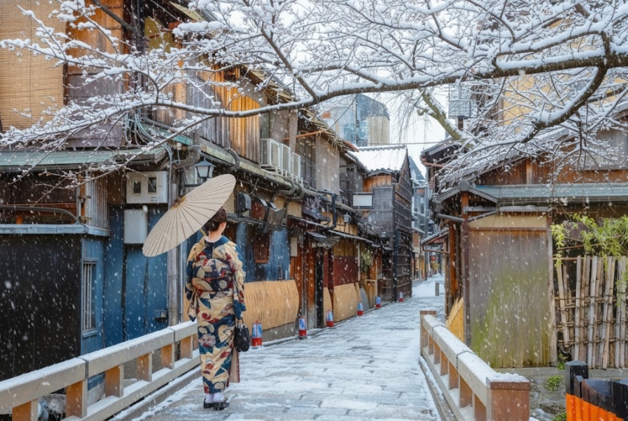 Gion là một trong những khu phố giải trí lâu đời nhất Kyoto được hình thành từ thời Edo