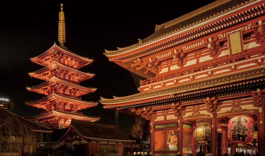 Chùa Sensō-ji ở Asakusa là ngôi chùa cổ nhất Tokyo và là một trong những điểm đến tâm linh quan trọng nhất của thành phố