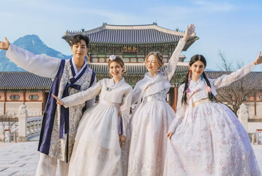Du khách đừng quên mặc Hanbok và chụp ảnh tại các cung điện cổ kính