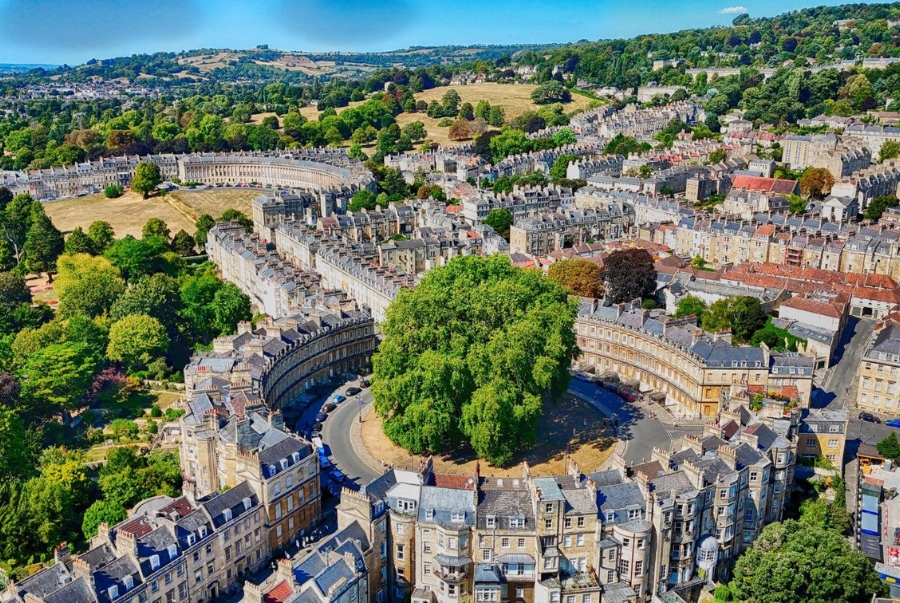 Bath được biết đến rộng rãi nhờ hệ thống nhà tắm La Mã cổ đại